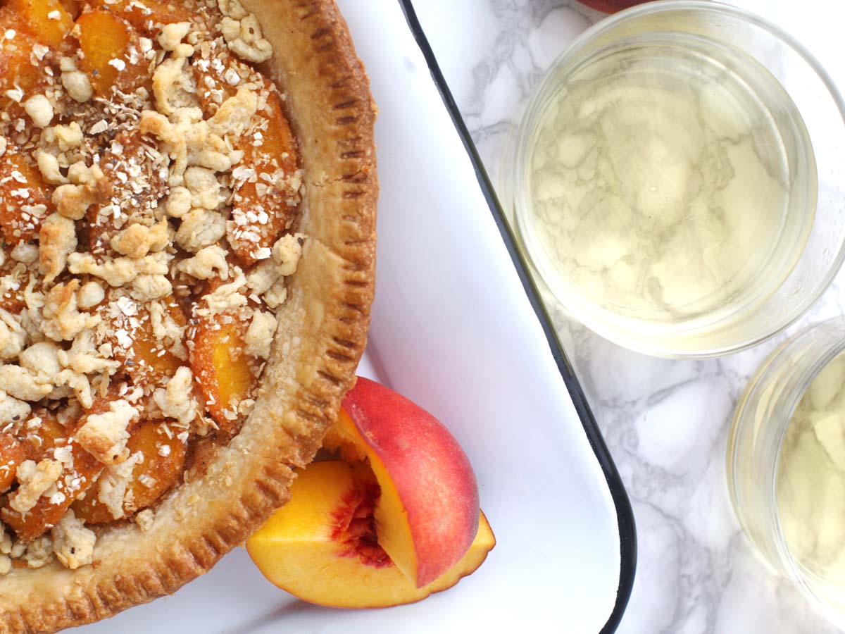 healthy Peach Crumble Pie