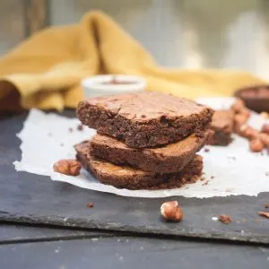 Healthy Nutella Brownies with homemade nutella negrese cu nutella