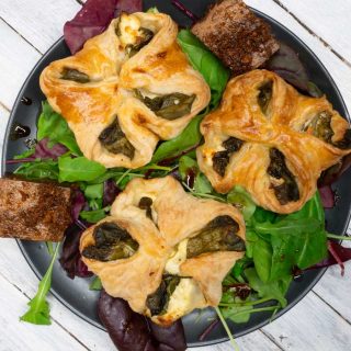 Vegan Spinach Puff Pastry pateuri cu spanac