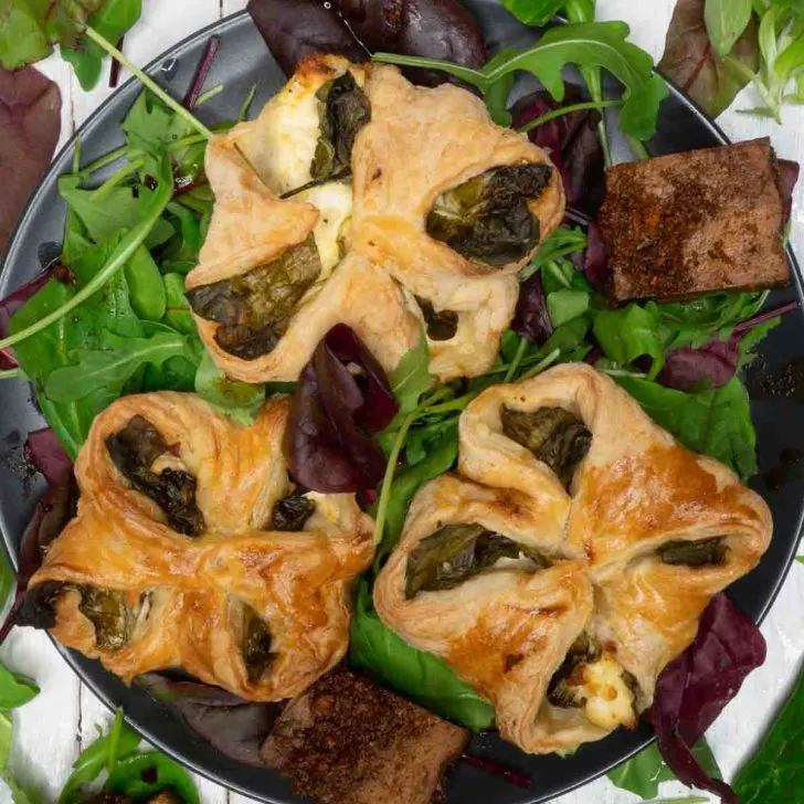 Vegan Spinach Puffs recipe pateuri cu spanac