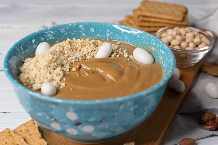 Dessert Hummus with Peanut Butter