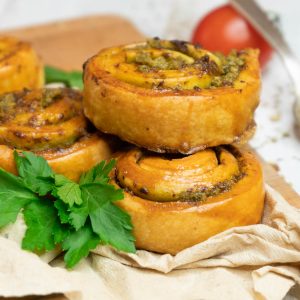 Vegan Pesto Pinwheels rulouri cu pesto