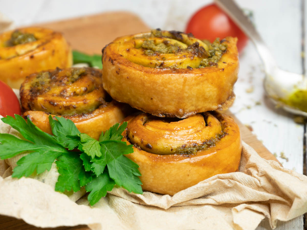 Vegan Pesto Pinwheels