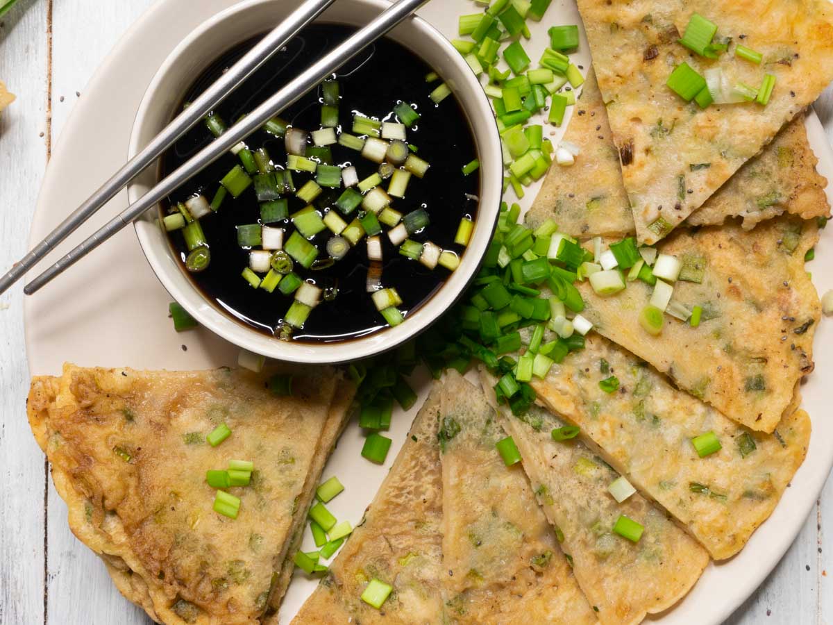 scallion pancakes with soy sauce