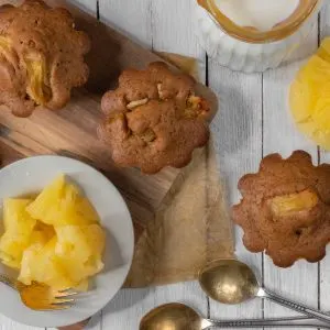 Vegan Pineapple Muffins briose cu ananas