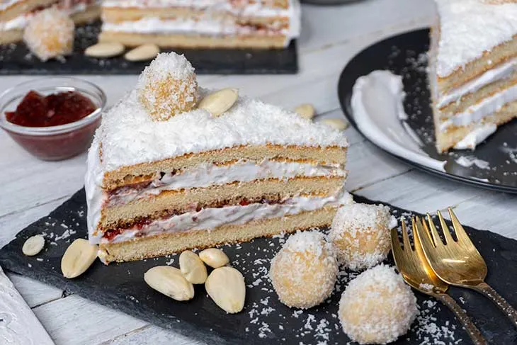 Vegan Raffaello Cake Tort Raffaello cu cocos