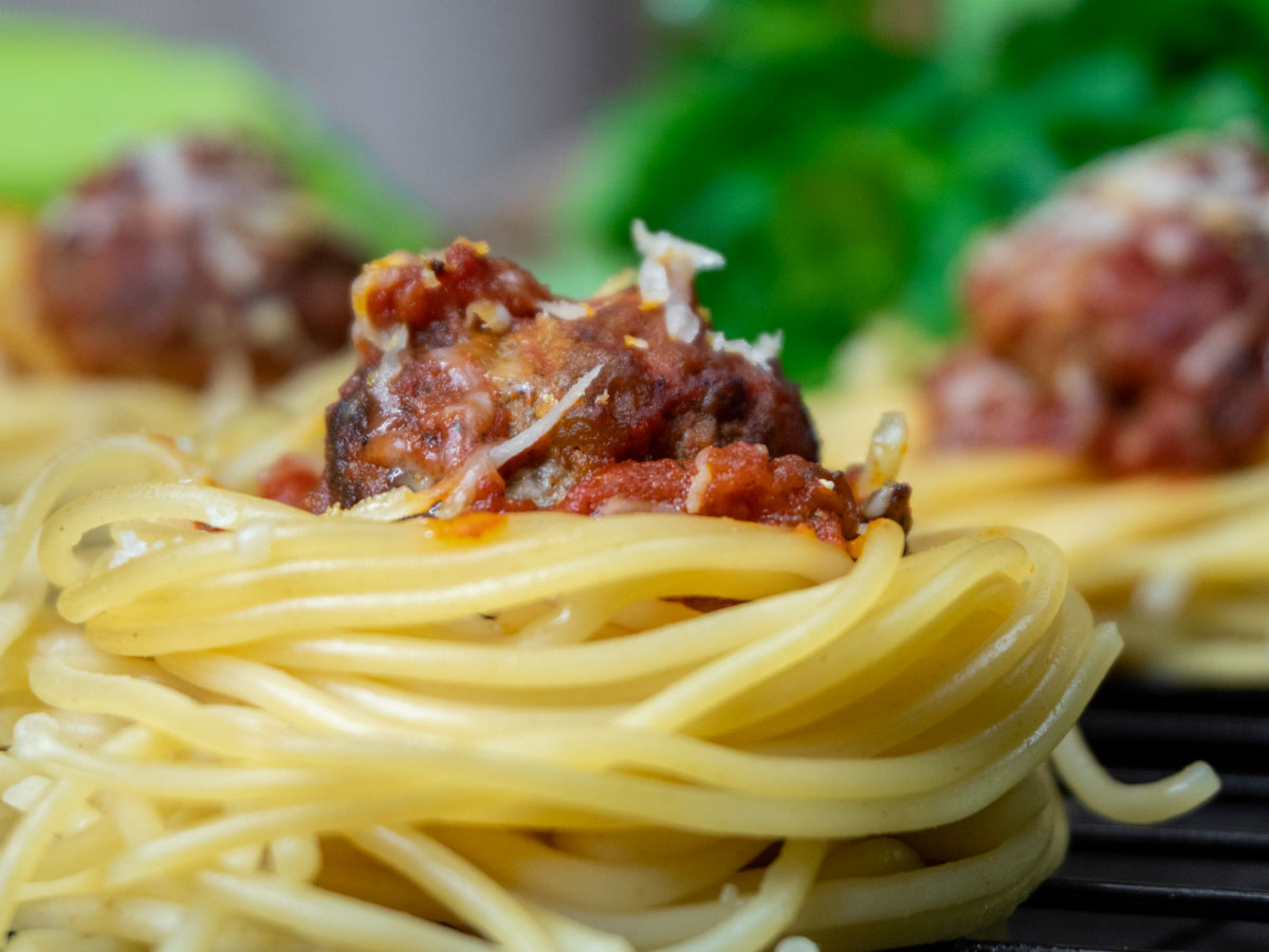 Vegetarian Spaghetti 'Meatball' Cups