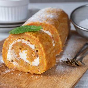 Carrot Cake Swiss Roll Rulada cu morcovi reteta