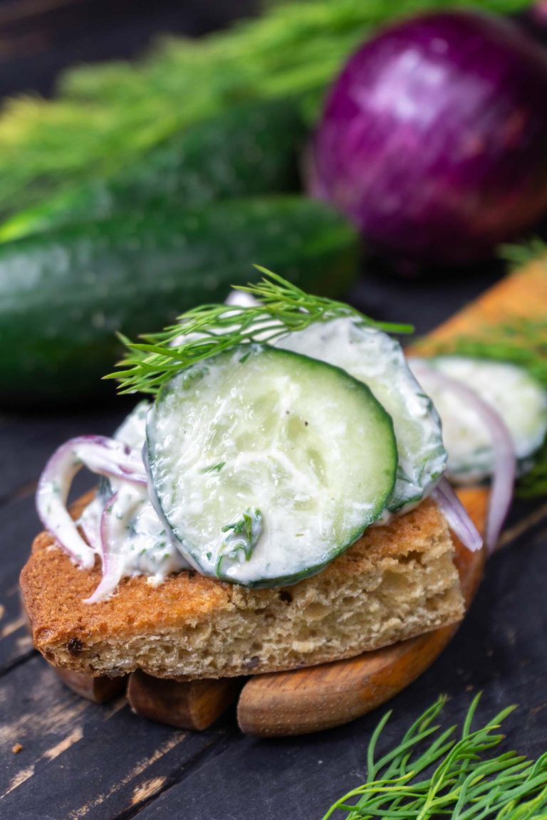 Creamy cucumber salad on toast salata de castraveti