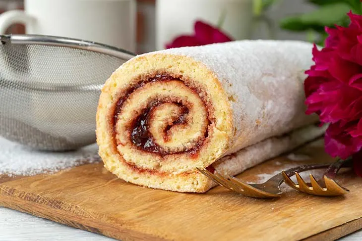 Vanilla Swiss Roll with Jam dessert