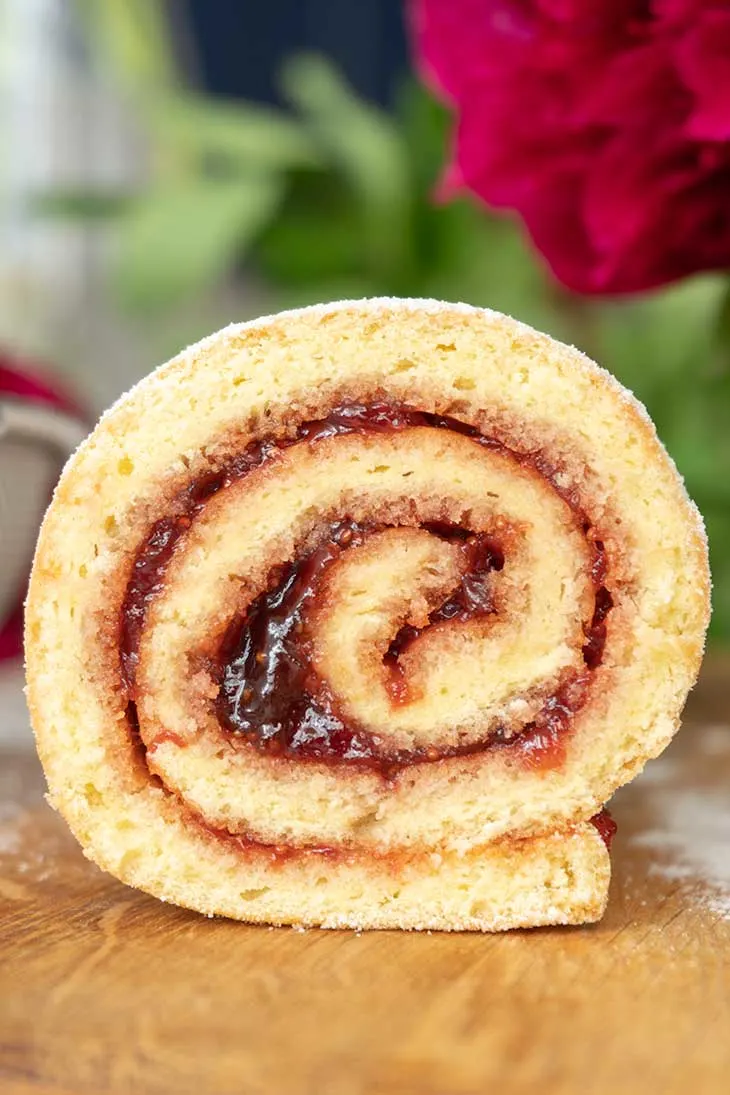 Vegan Vanilla Swiss Roll with Jam recipe