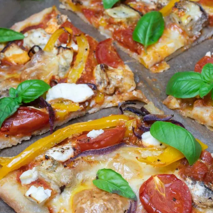 Vegetarian Skillet Pizza la tigaie