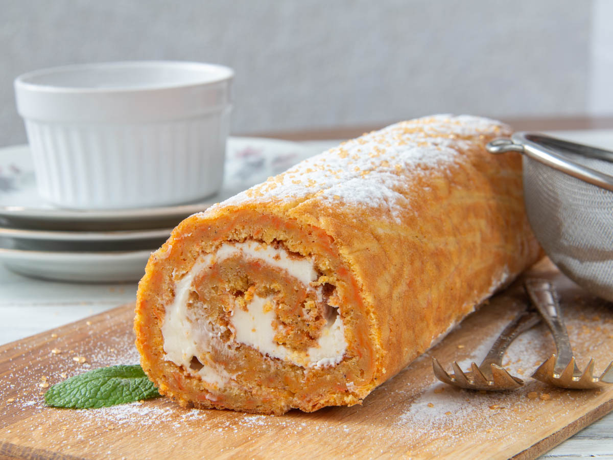 vegan Carrot Cake Swiss Roll 