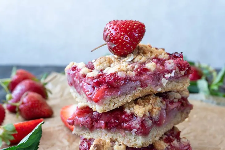 fresh Strawberry Crumb Bars