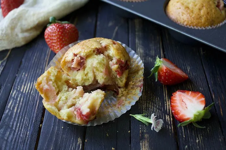 Vegan Strawberry Muffins easy