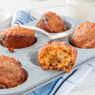 Vegan Carrot Muffins with Chocolate Chips Briose cu morcovi si ciocolata