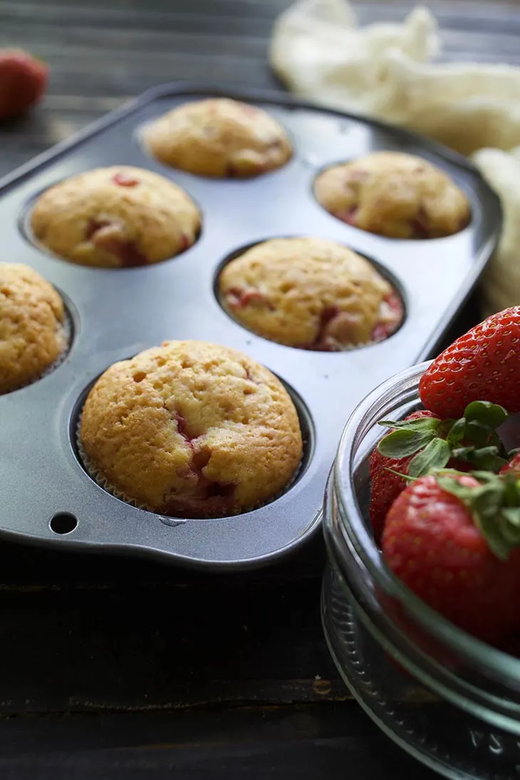 healthy Vegan Strawberry Muffins