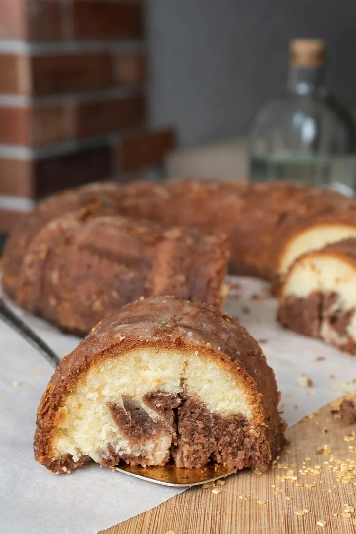 Chec marmorat cu ciocolata bundt