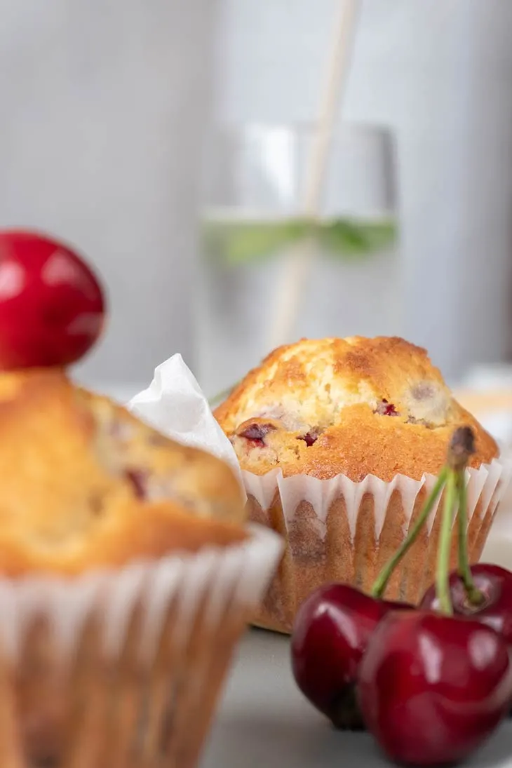 Fluffy Cherry Muffins 