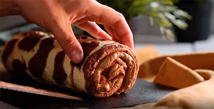 Giraffe Swiss Roll Cake