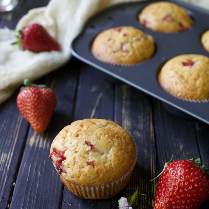 Strawberry Muffins Briose cu capsuni