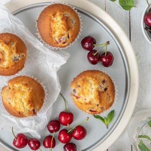 Vegan Cherry Muffins briose cu cirese desert