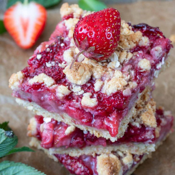 Vegan Strawberry Crumb Bars Recipe Prajitura cu capsuni