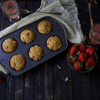 Vegan Strawberry Muffins Briose cu capsuni