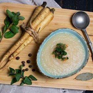 Cream of parsnip soup supa de pastarnac