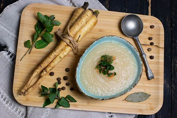 Cream of parsnip soup supa de pastarnac