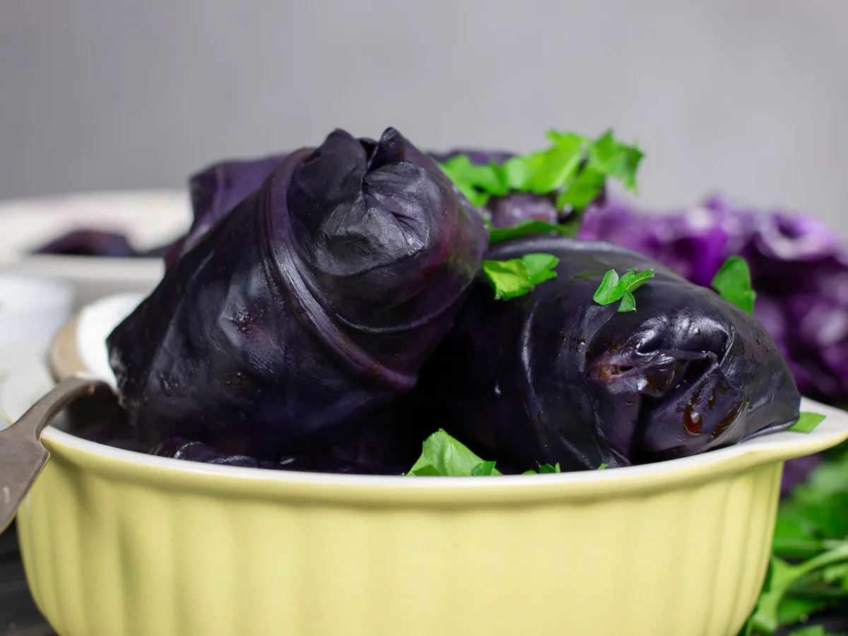 vegetarian stuffed red cabbage rolls