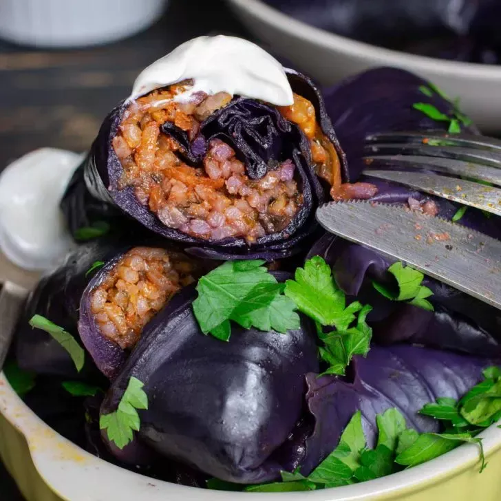 Stuffed Red Cabbage Rolls Dolmas sarmale cu varza rosie de post