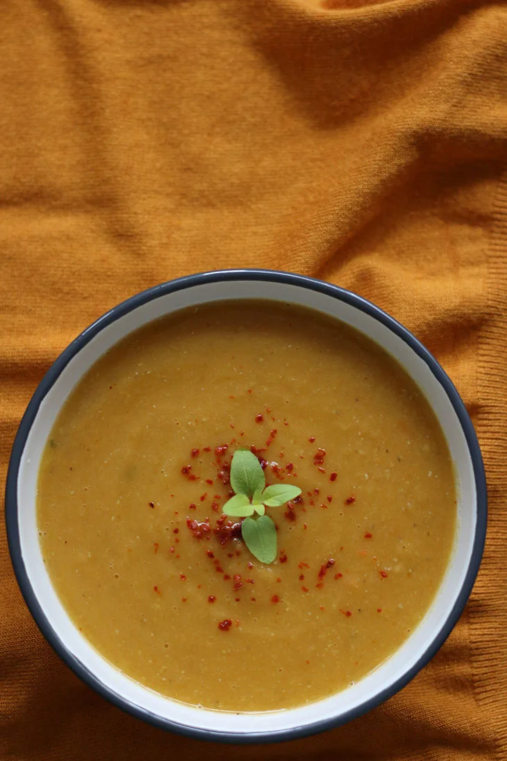 Cream of vegetables soup vegan