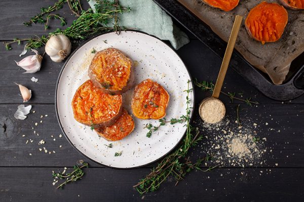 Garlicky Smashed Sweet Potatoes - Gourmandelle