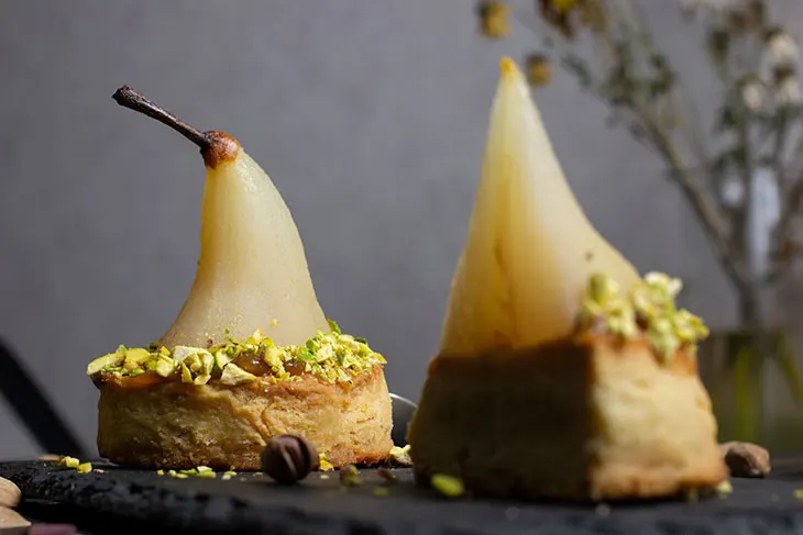 White Wine Poached Pears with Vanilla-Pistachio Blondie Recipe