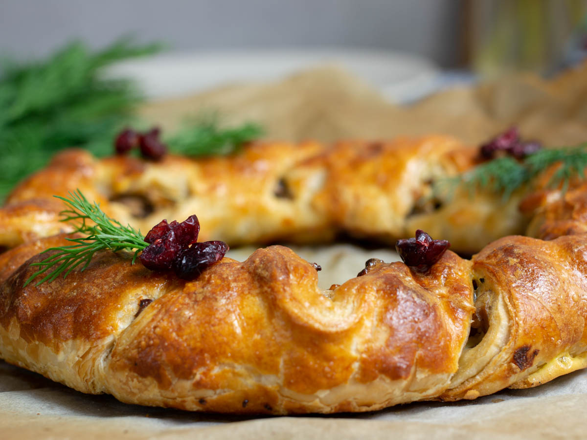 Vegan Veggie-Stuffed Christmas Wreath