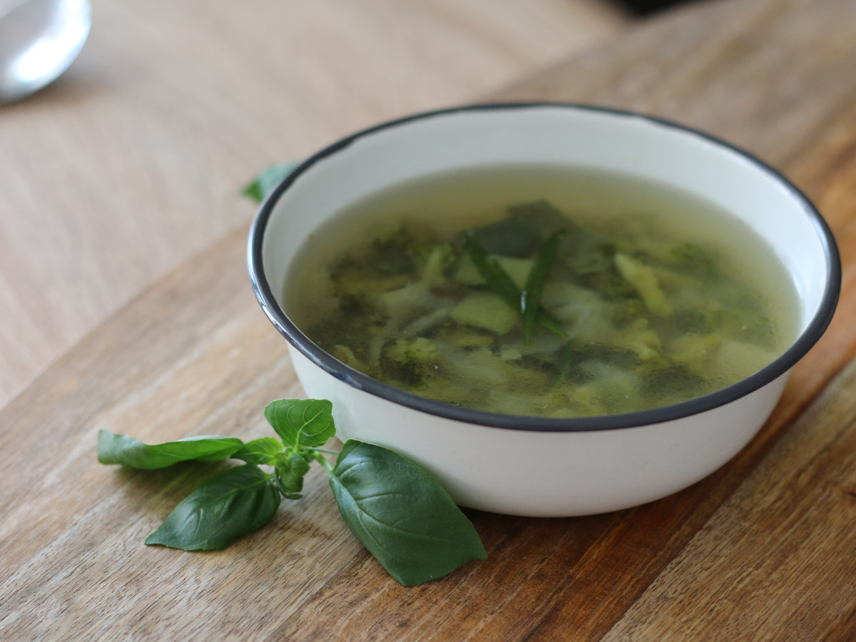 Clear Broccoli Soup vegan Recipe