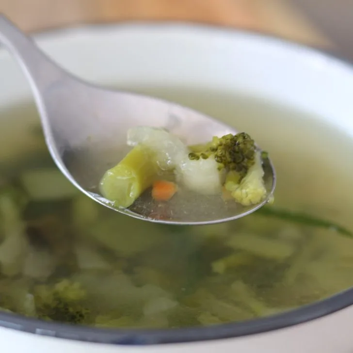 Clear Broccoli Soup Recipe Supa clara cu broccoli reteta