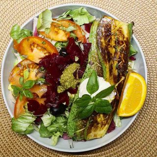 Grilled Zucchini and Beetroot Salad Salata de dovlecel la gratar cu sfecla coapta