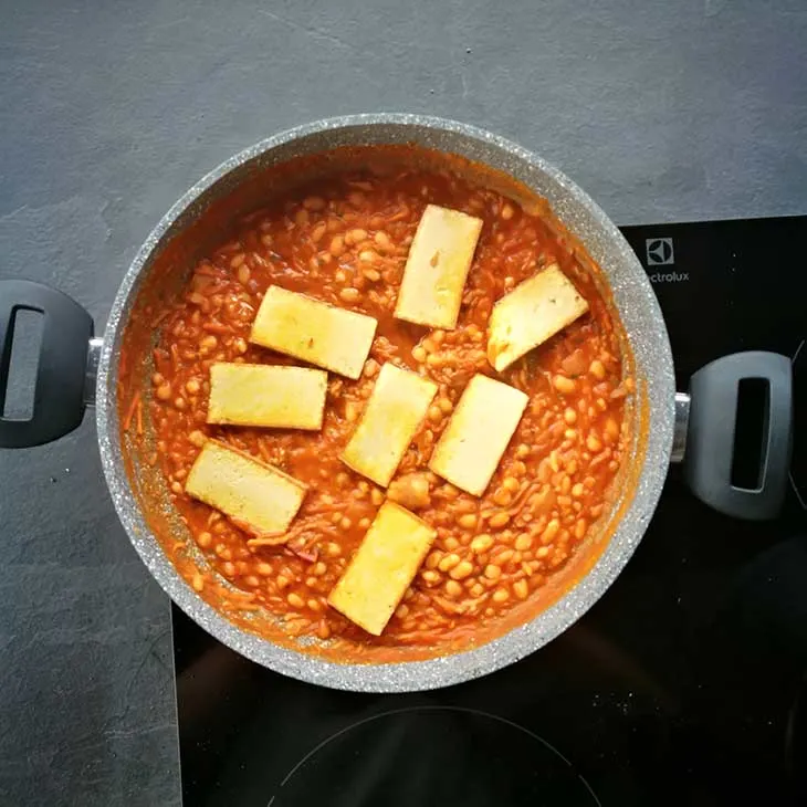 Smoky Beans Stew with smoked tofu