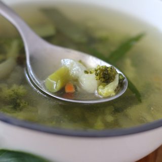 Vegan Clear Broccoli Soup Supa clara cu broccoli