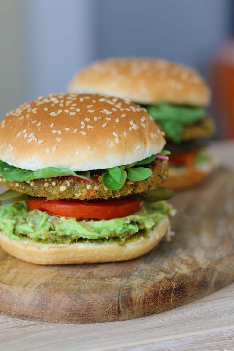 Vegan Broccoli-Quinoa Burger cu broccoli si quinoa