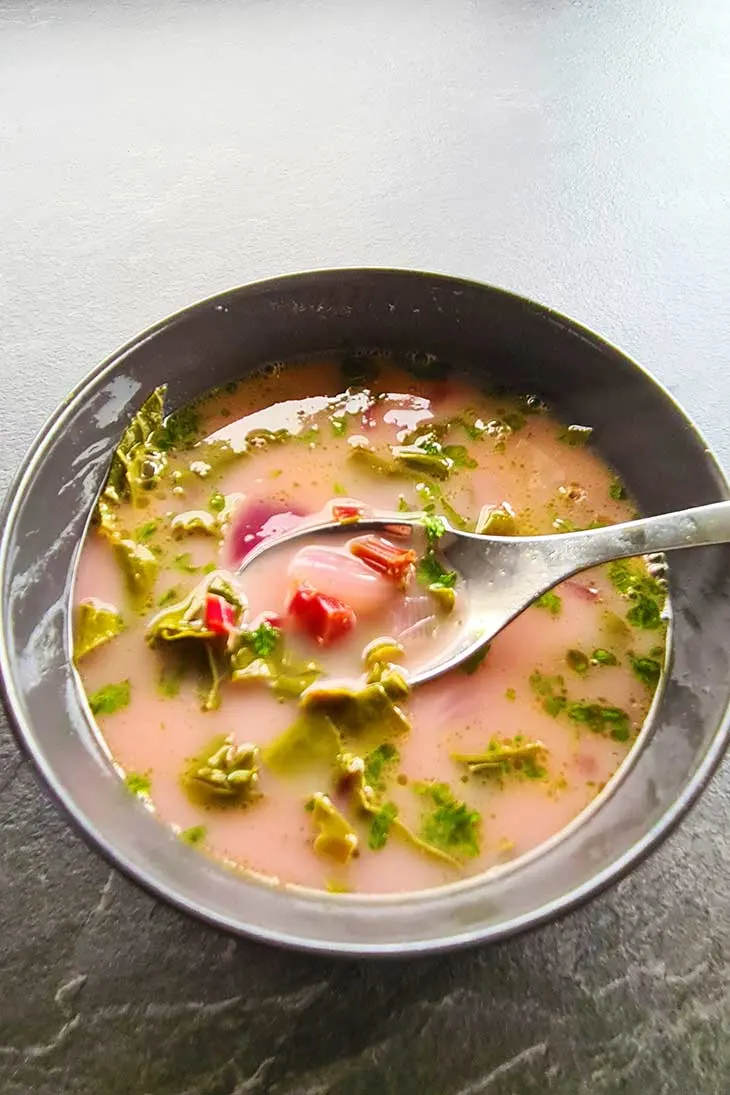 beet leaves soup ciorba de frunze de sfecla