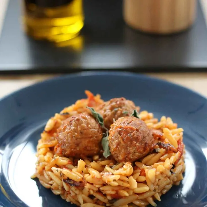 creamy orzo with veggie balls orzo cremos cu chiftelute vegetale reteta