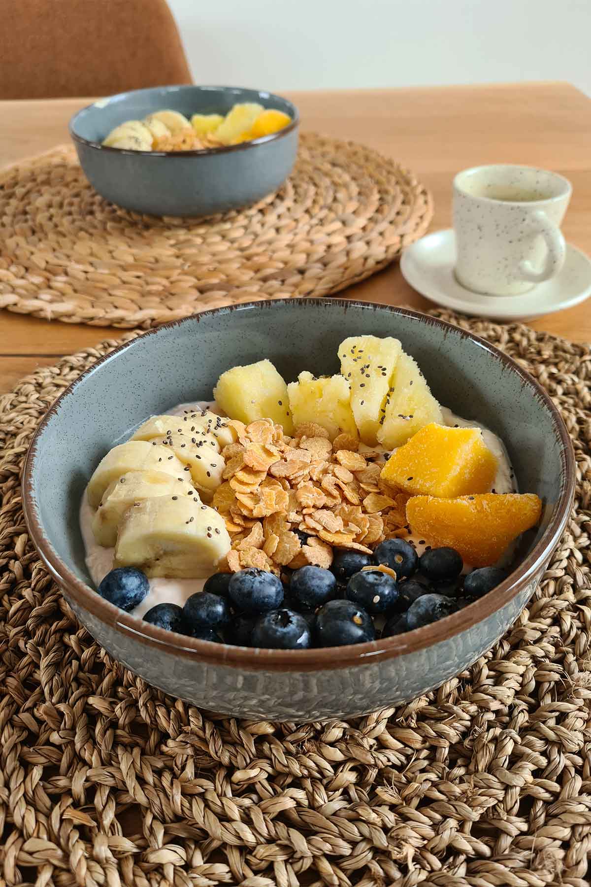 Fruit Yogurt Bowl Iaurt cu fructe mic dejun
