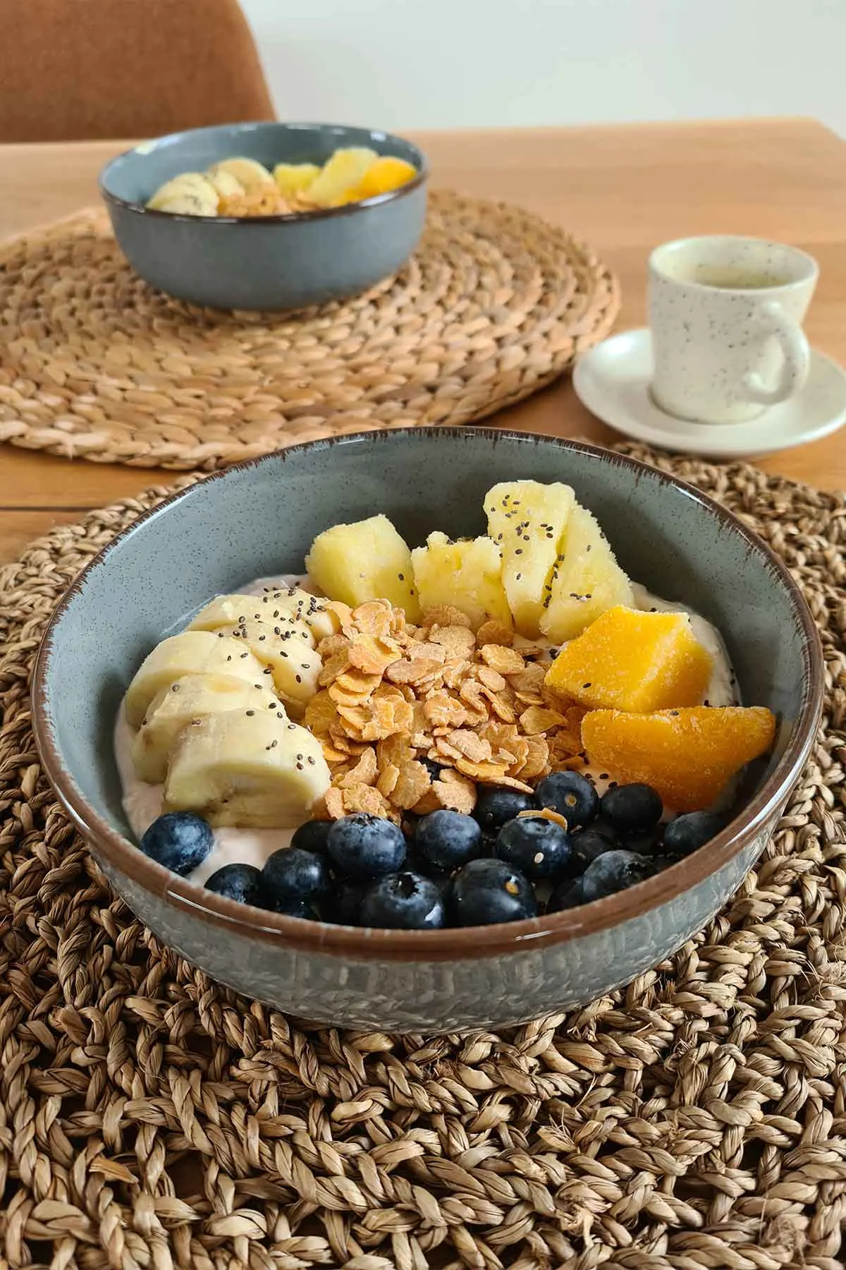 Fruit Yogurt Bowl Iaurt cu fructe mic dejun