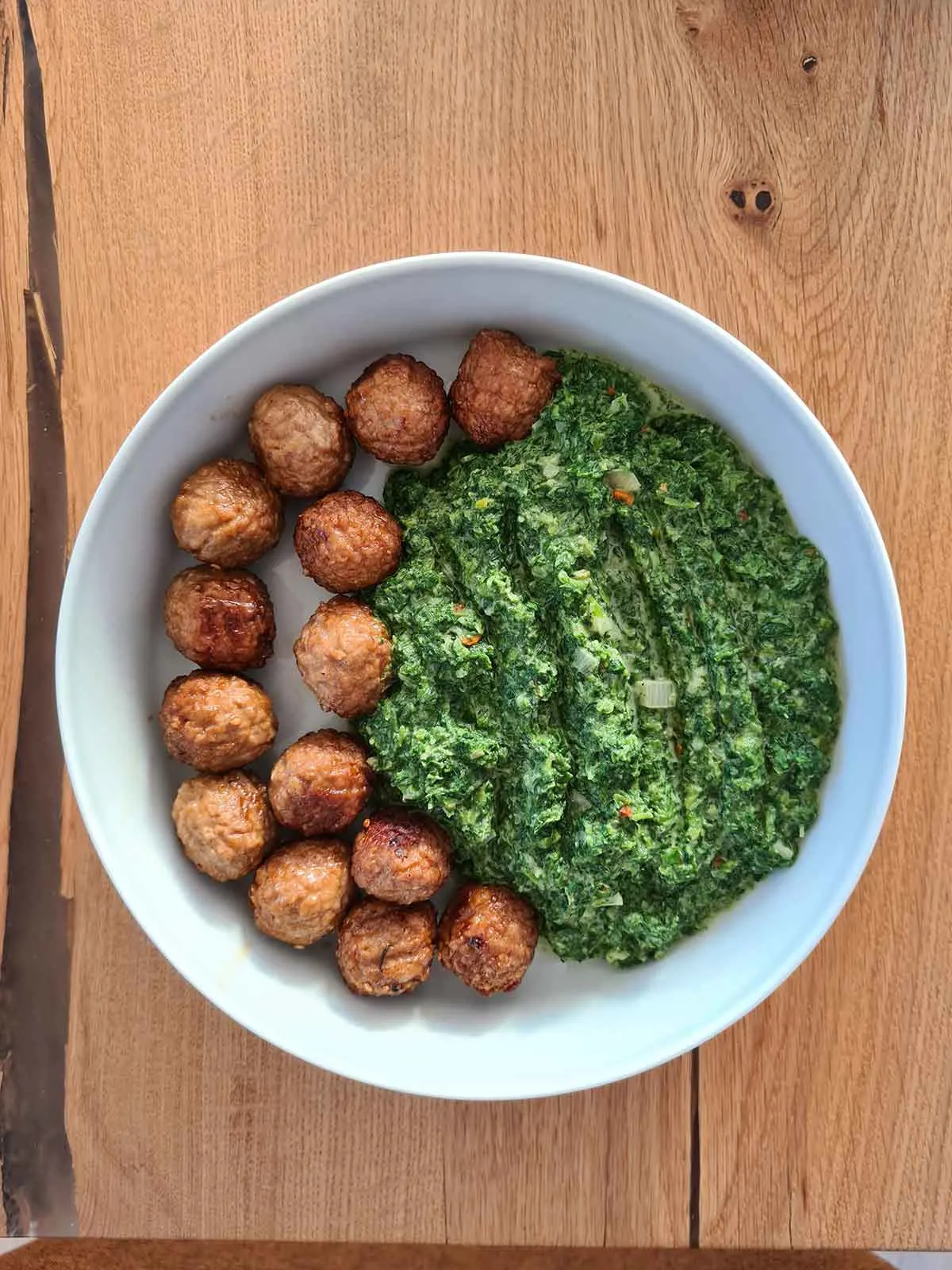 creamed spinach with veggie balls mancare de spanac cu chiftelute vegetale cat