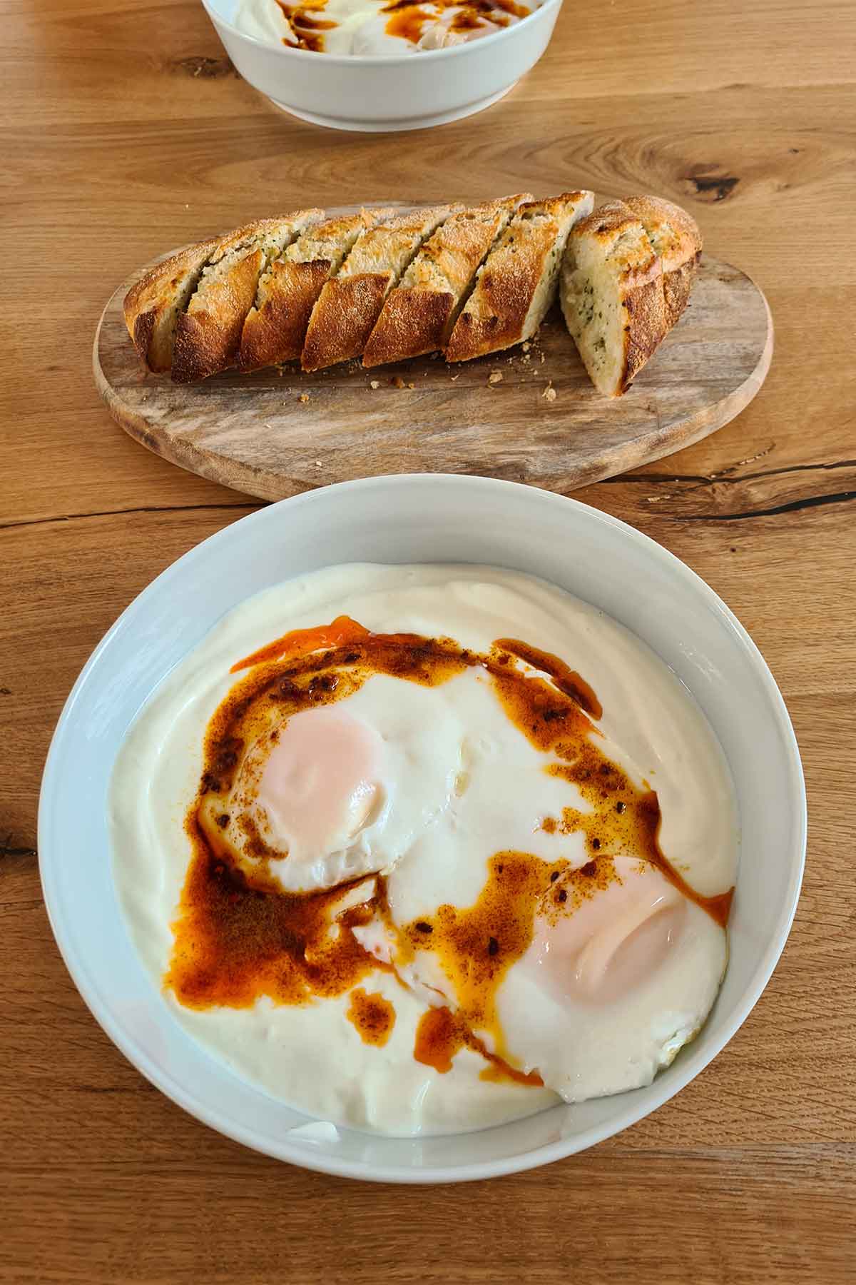 turkish eggs with crispy baguette oua turcesti cu bagheta mic dejun