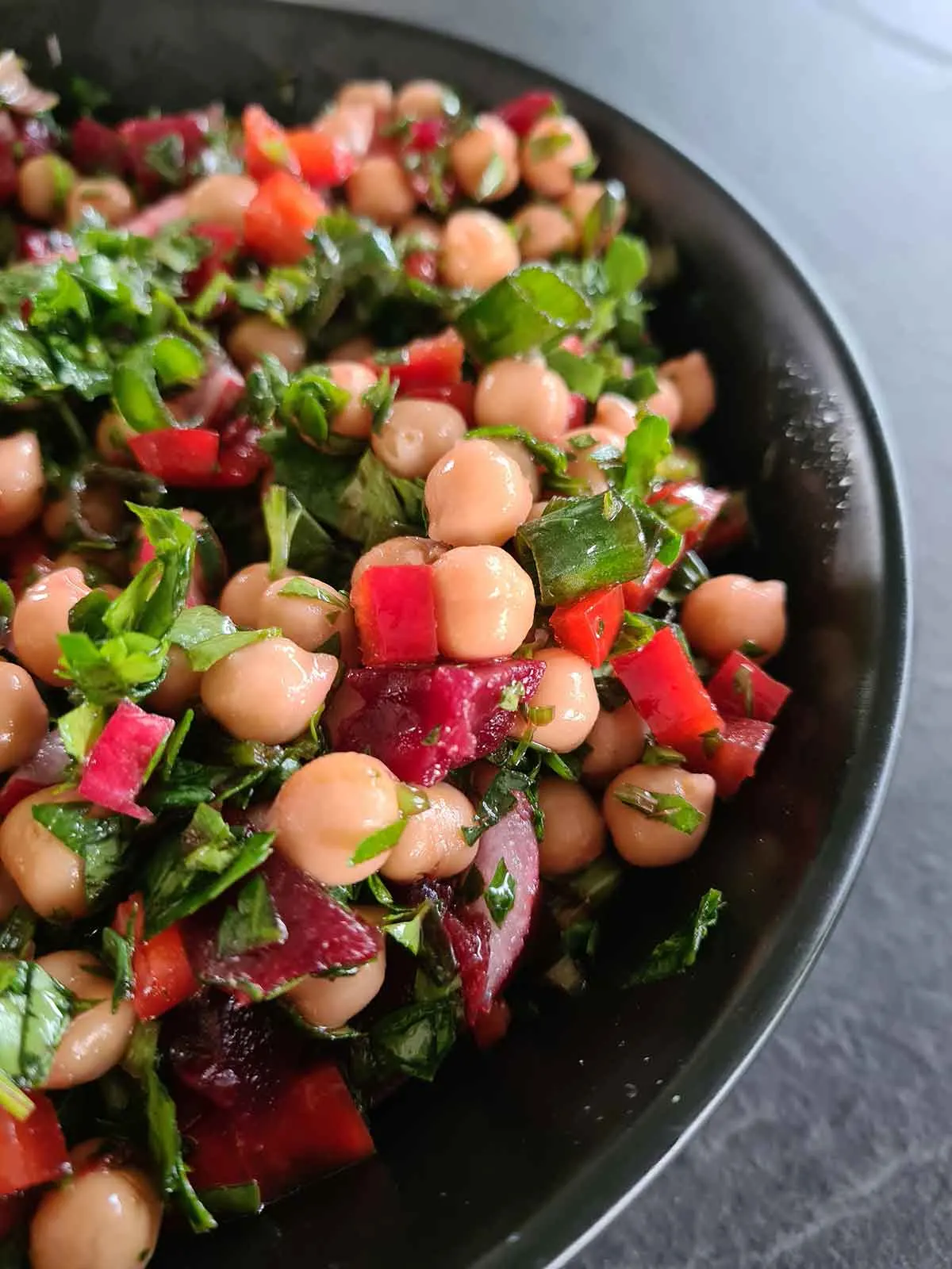 Quick Chickpeas and Roasted Beetroot Salad recipe salata cu naut si sfecla coapta