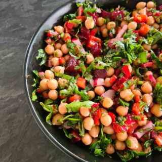 Quick Chickpeas and Roasted Beetroot Salad salata cu naut si sfecla coapta